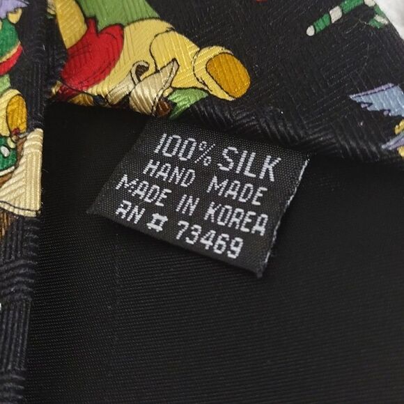 Disney Winnie The Pooh Christmas Men's Silk Tie - Picture 3 of 6